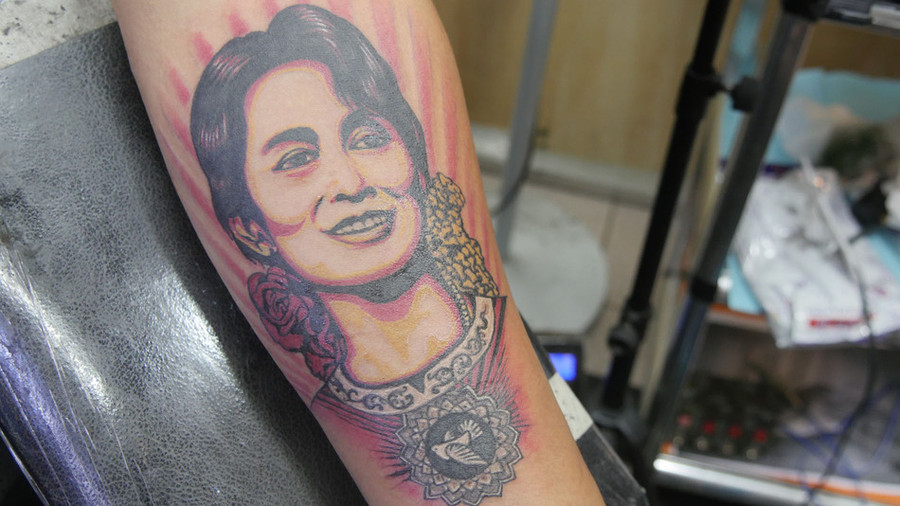 Cuộc đời đầy chương hồi kịch tính của Aung San Suu Kyi