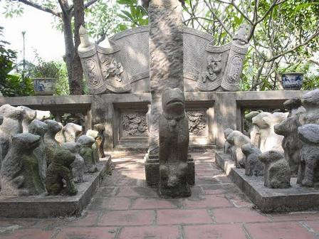 Chó đá ở phủ Thành Chương Chó đá ở phủ Thành Chương