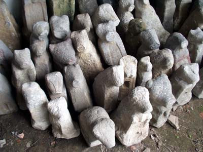 Chó đá mỗi con mỗi vẻ Chó đá mỗi con mỗi vẻ