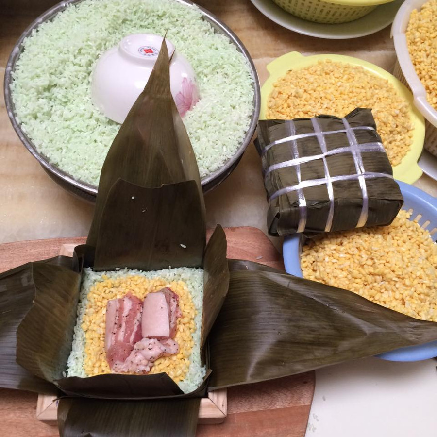 Gói bánh chưng tại nhà Dulwich Hill, Ảnh: Ngoc Pham