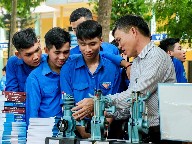 Trường Đại học Bình Dương giới thiệu các sản phẩm nghiên cứu khoa học. Ảnh minh họa