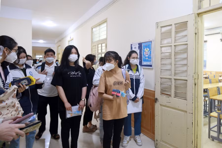 Thí sinh có mặt tại điểm thi đúng thời gian quy định.