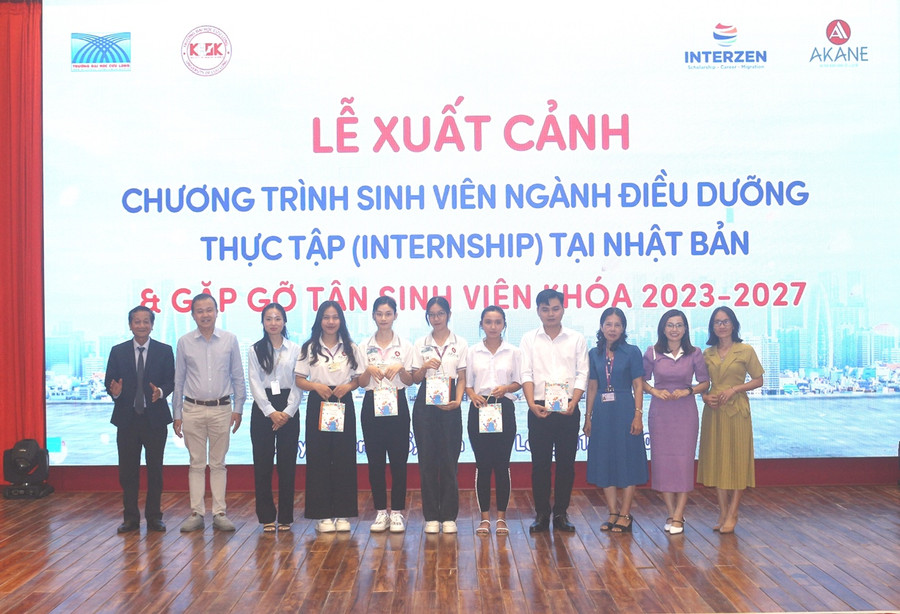 Lễ xuất cảnh cho sinh viên Điều dưỡng sang Nhật thực tập theo chương trình thực tập sinh.