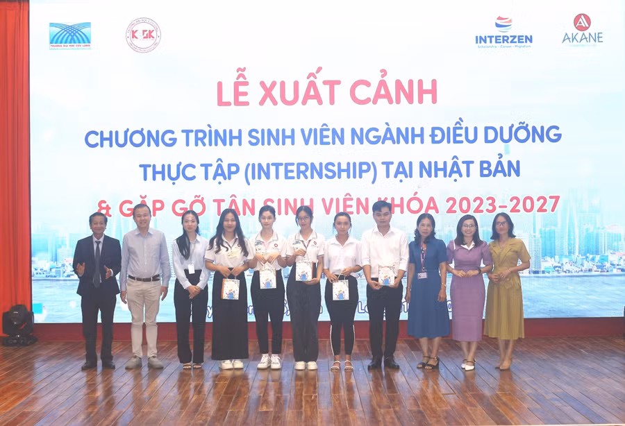 Lễ xuất cảnh cho sinh viên Điều dưỡng sang Nhật thực tập theo chương trình thực tập sinh.