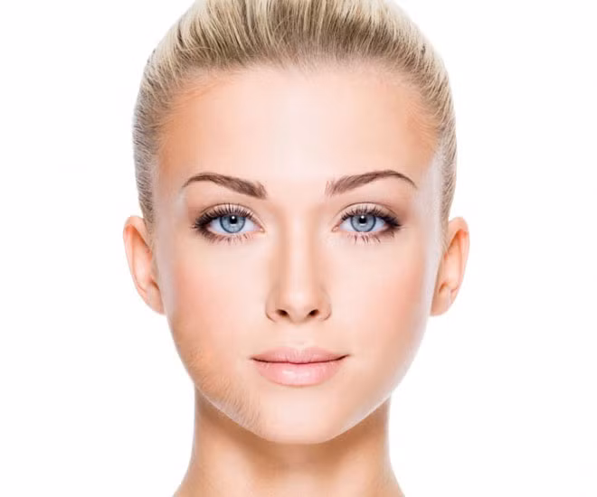 Lông trên mặt xuất hiện nhiều ở phụ nữ trẻ vì buồng trứng hoạt động không tốt. Đây được gọi là hội chứng buồng trứng đa nang và có thể gây khó khăn trong việc mang thai.