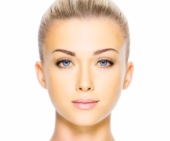 Da mặt và mắt có màu vàng là dấu hiệu của bệnh gan. Ở người lớn, vàng da có thể có liên quan đến các vấn đề nghiêm trọng bao gồm lạm dụng rượu và bệnh về gan, mật, tuyến tụy. 