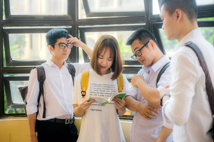 Sinh viên Trường Đại học Thương mại. Ảnh: NTCC