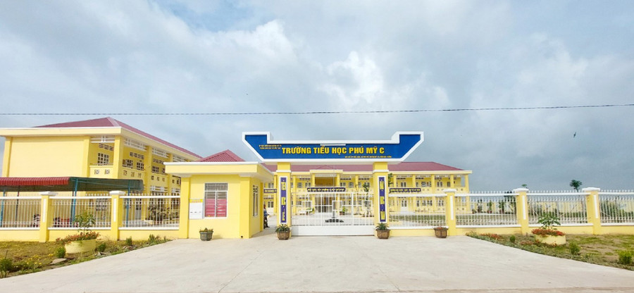 Trường Tiểu học Phú Mỹ C (huyện Mỹ Tú, Sóc Trăng) được đầu tư xây dựng khang trang đưa vào sử dụng năm học 2023 - 2024. Ảnh: X. Lương Trường Tiểu học Phú Mỹ C (huyện Mỹ Tú, Sóc Trăng) được đầu tư xây dựng khang trang đưa vào sử dụng năm học 2023 - 2024. Ảnh: X. Lương