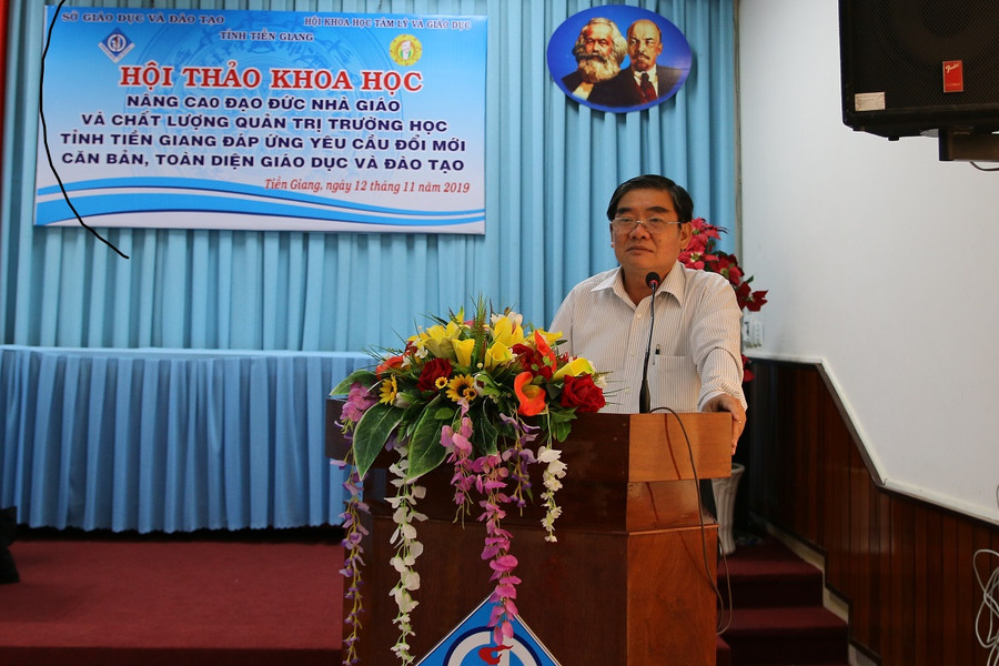 Giám đốc Sở GD&ĐT Tiền Giang Nguyễn Hồng Oanh phát biểu tại hội thảo.