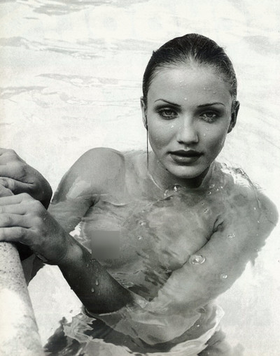 Xuất hiện loạt ảnh không xiêm y thời trẻ của Cameron Diaz