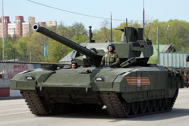 Vũ khí Nga chưa trang bị đã nâng cấp ảnh 3 Trước đó trên các nguyên mẫu T-14 Armata ban đầu, tổ hợp súng máy tự động điều khiển từ xa PKTM được nạp đạn hoàn toàn thủ công tuy nhiên vấn đề này đã được khắc phục và kíp chiến đấu của T-14 chỉ cần dùng một nút bấm để thay đạn cho tổ hợp vũ khí tự động này.