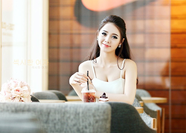 Nữ sinh Điện ảnh có gương mặt đẹp như ca sỹ Minh Hằng ảnh 5 Nữ sinh Điện ảnh có gương mặt đẹp như ca sỹ Minh Hằng ảnh 5