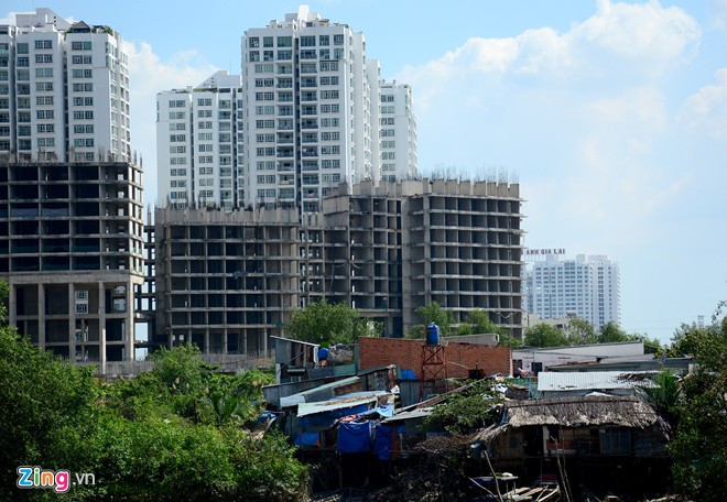 Kenton Residences từng được kỳ vọng là điểm nhấn của phía Nam thành phố. Những cao ốc dở dang, bị bỏ hoang ở Sài Gòn
