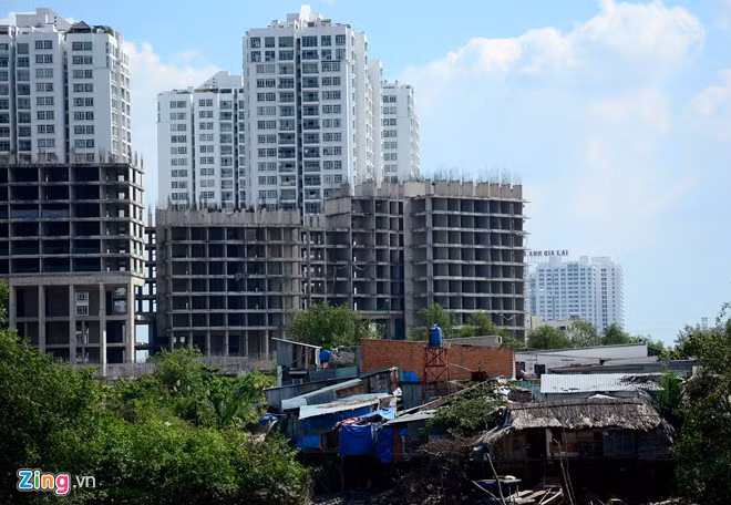 Kenton Residences từng được kỳ vọng là điểm nhấn của phía Nam thành phố. Những cao ốc dở dang, bị bỏ hoang ở Sài Gòn