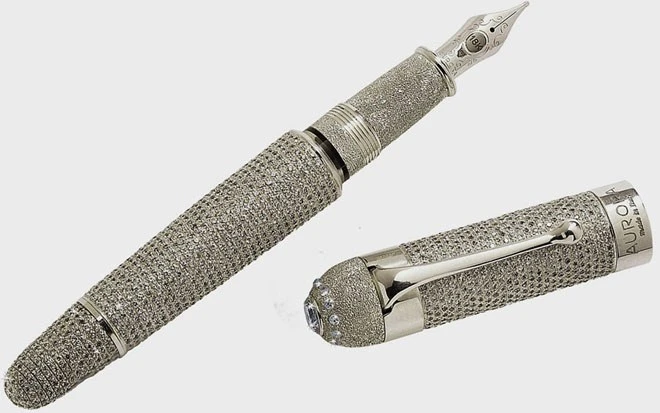 Chiêm ngưỡng những chiếc bút trị giá cả gia tài