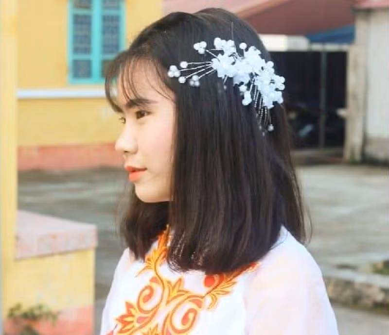 Vũ Thu Trang – lớp trưởng lớp 10A2.