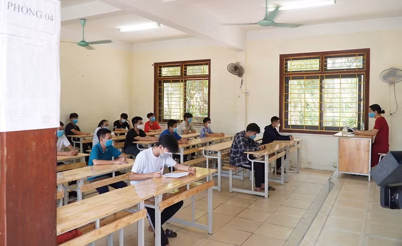 Hội đồng thi Trường THPT Thái Lão (huyện Hưng Nguyên) có tới hơn 150 thí sinh đến từ thành phố Vinh.