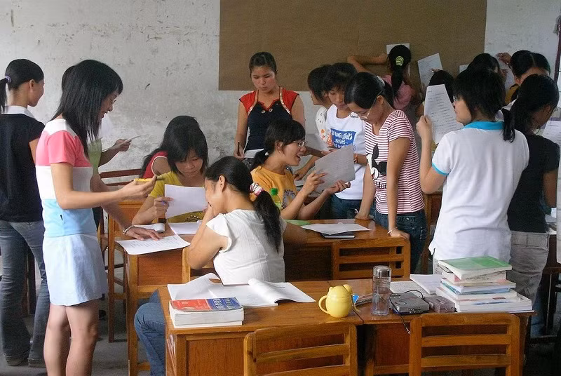 Học sinh trung học Kazakhstan.