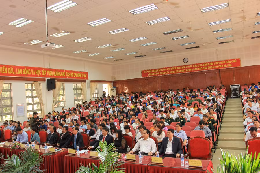 Đại biểu tham dự buổi Lễ.