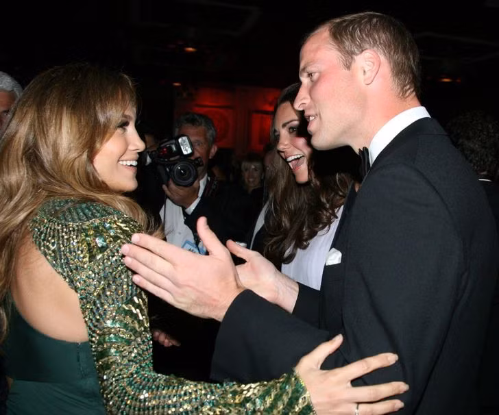 Những quy tắc bất di bất dịch khi gặp Nữ hoàng Anh ảnh 2