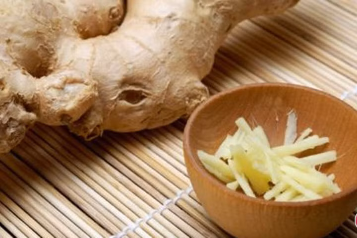 Ăn gì để chống say xe hiệu quả