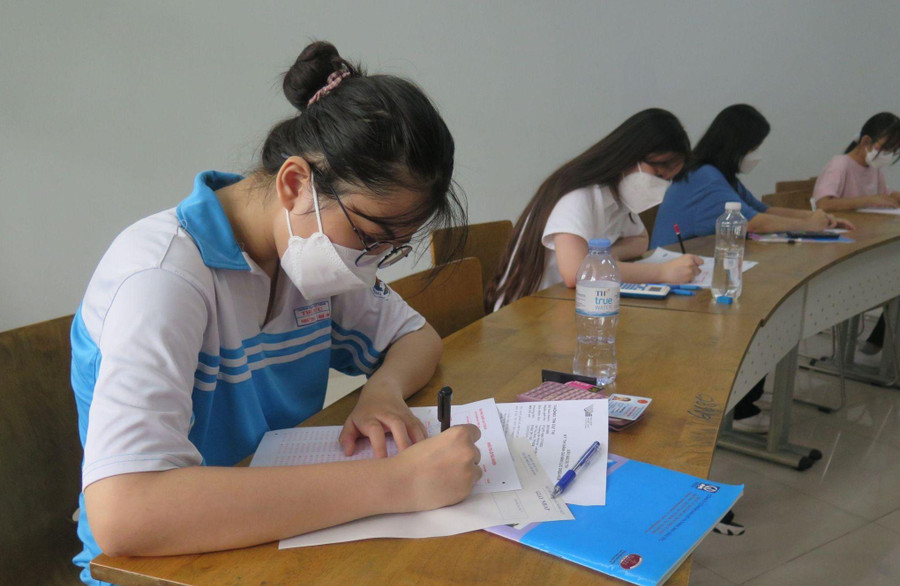 Thí sinh làm bài thi đánh giá năng lực năm 2022. Thí sinh làm bài thi đánh giá năng lực năm 2022.
