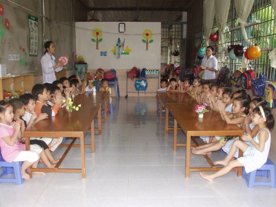 Chính sách sách hỗ trợ ăn trưa, trợ cấp trẻ em con công nhân và hỗ trợ đối với giáo viên mầm non góp phần tháo gỡ khó khăn. Chính sách sách hỗ trợ ăn trưa, trợ cấp trẻ em con công nhân và hỗ trợ đối với giáo viên mầm non góp phần tháo gỡ khó khăn.