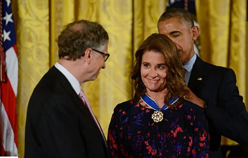 Tổng thống Barack Obama đã trao tặng Melinda và Bill huân chương Tự do của Tổng thống tại Nhà Trắng vào ngày 22 tháng 11 năm 2016.
