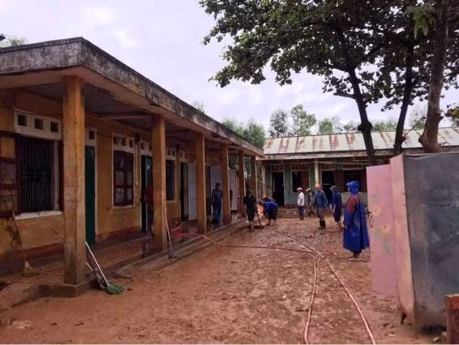 Một góc Trường Phổ thông Dân tộc bán trú Tiểu học và Trung học cơ sở Hướng Lập sau mưa lũ. Ảnh: TG