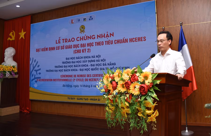 Thứ trưởng Bộ GD&amp;ĐT Hoàng Minh Sơn đánh giá 4 CSGDĐH đã có nhiều nỗ lực cải tiến các điều kiện đảm bảo chất lượng giáo dục theo trong các khuyến nghị của các tổ chức kiểm định quốc tế.