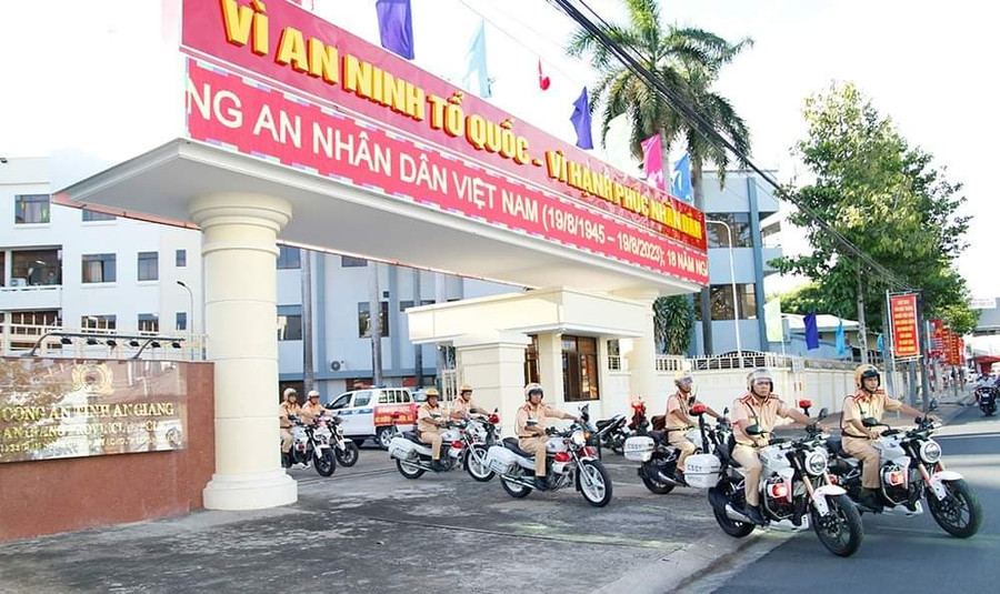 Lực lượng CSGT thực hiện nhiệm vụ. (Ảnh: CAAG) Lực lượng CSGT thực hiện nhiệm vụ. (Ảnh: CAAG)