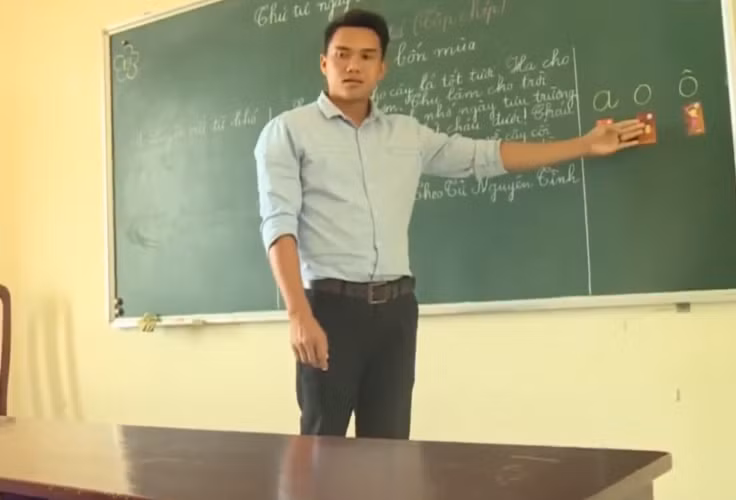 Thầy Phạm Xuân Diệu. Ảnh cắt từ clip