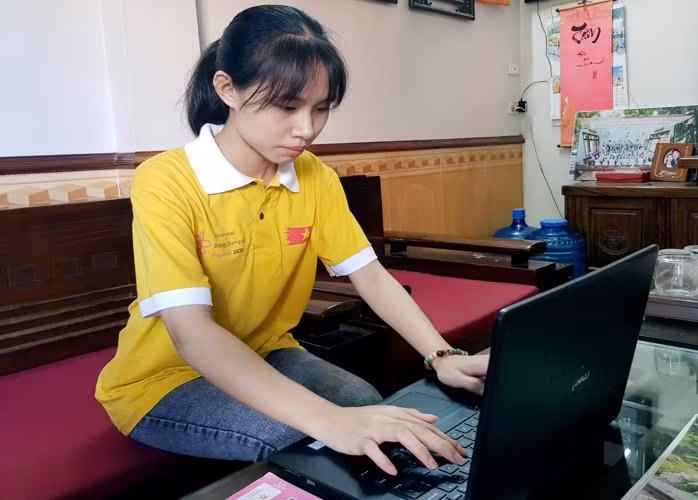 Nguyễn Thị Thu Nga - HS Trường THPT chuyên Hùng Vương, tỉnh Phú Thọ. 