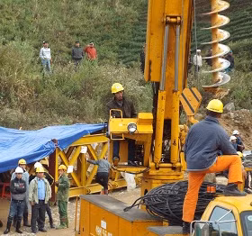 Giàn máy khoan tại hiện trường