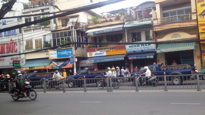 200 cảnh sát khám nhà nghi là trùm ma túy Sài Gòn