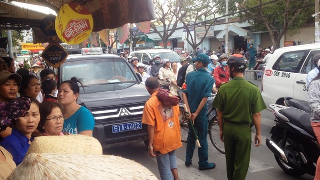 200 cảnh sát khám nhà nghi là trùm ma túy Sài Gòn