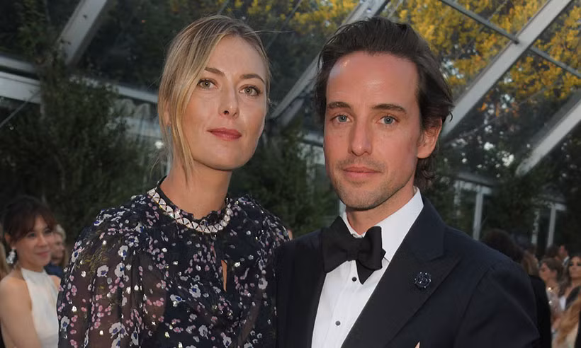 Sharapova và bạn trai triệu phú người Anh đã xác nhận đính hôn.