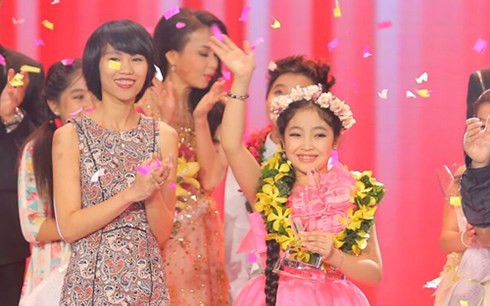 cô bé 9 tuổi hồng minh lên ngôi quán quân giọng hát việt nhí 2015 hình 0 co be 9 tuoi hong minh len ngoi quan quan giong hat viet nhi 2015 hinh 0