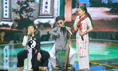 co be 9 tuoi hong minh len ngoi quan quan giong hat viet nhi 2015 hinh 5