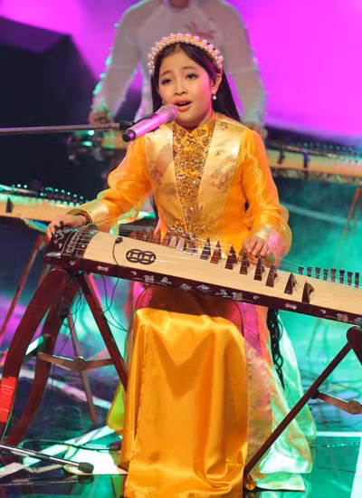 co be 9 tuoi hong minh len ngoi quan quan giong hat viet nhi 2015 hinh 1