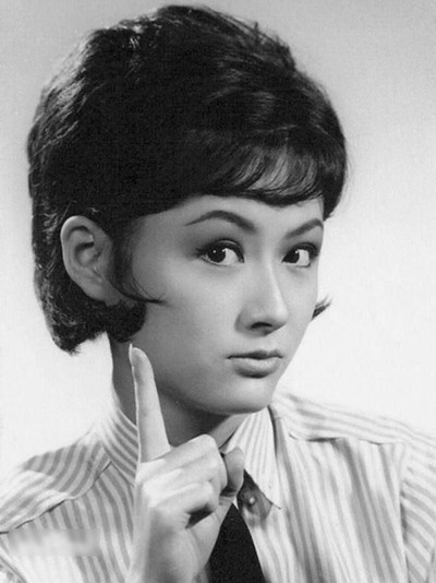 nhan-sac-vo-tac-thien-phan-nghinh-tu-theo-thoi-gian