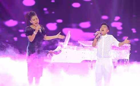 co be 9 tuoi hong minh len ngoi quan quan giong hat viet nhi 2015 hinh 4