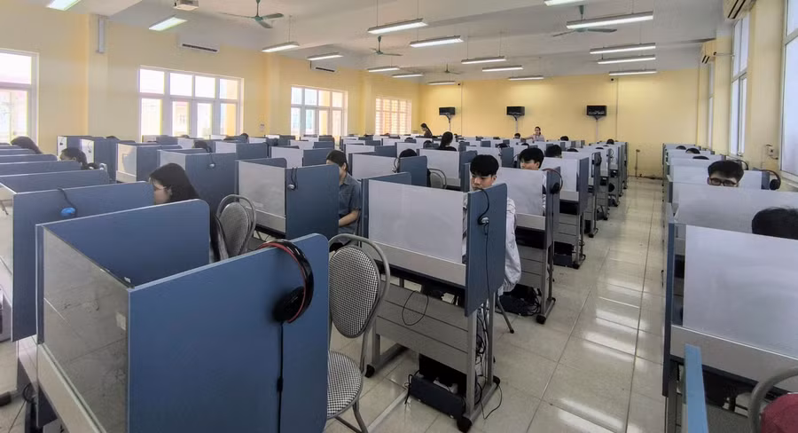 Thí sinh dự thi đánh giá năng lực do ĐH Quốc gia Hà Nội tổ chức ngày 7/4.