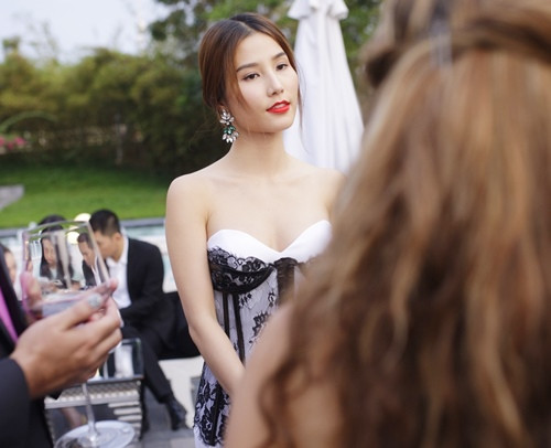 Diễm My 9X đọ sắc cùng Maggie Q ảnh 6 Diễm My 9X sexy đọ sắc cùng diễn viên Hollywood Maggie Q - 6