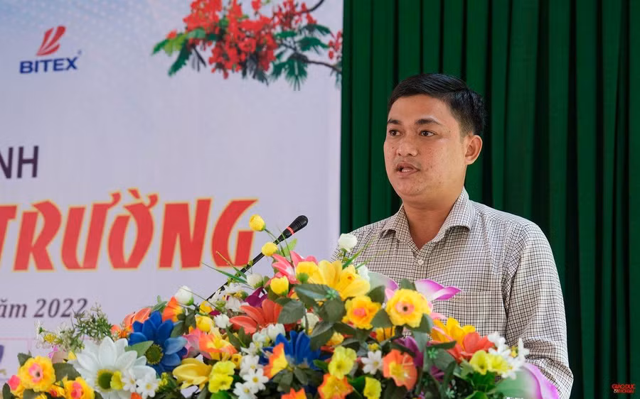 Ông Trần Công Khánh, Phó Chủ tịch UBND huyện Tam Bình phát biểu tại buổi lễ.