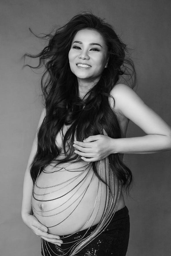 Hình ảnh hạnh phúc trước ngày làm mẹ của giọng ca Đường cong. Hình ảnh hạnh phúc trước ngày làm mẹ của giọng ca Đường cong.