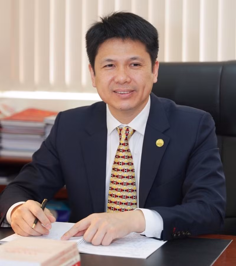 PGS.TS Nguyễn Hiệu, Phó Giám đốc ĐHQGHN.