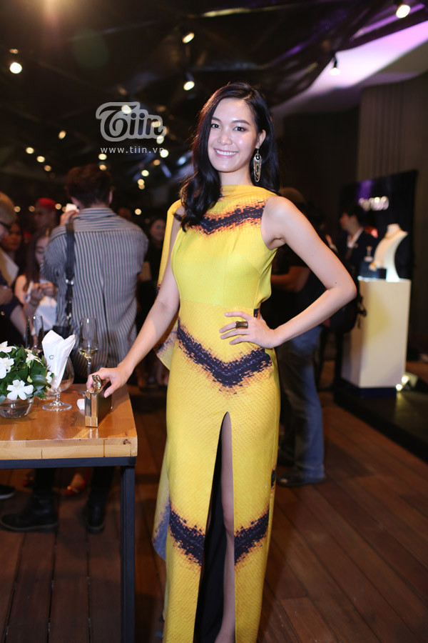 Dàn sao tấp nập đọ sắc trên thảm đỏ