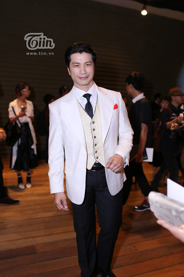 Dàn sao tấp nập đọ sắc trên thảm đỏ