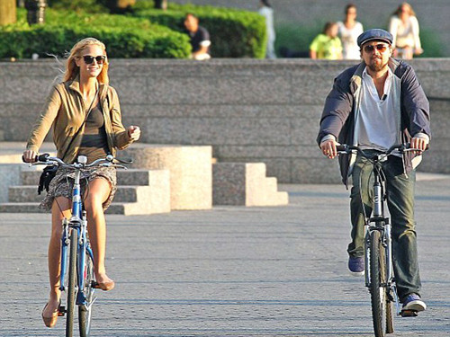 Erin Heatherton và Leonardo DiCaprio thuở mặn nồng. Ảnh: Blogspot.